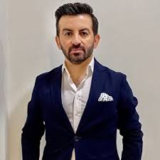 الدكتور محرم كاراكايا Op. Dr. Muharrem Karakaya